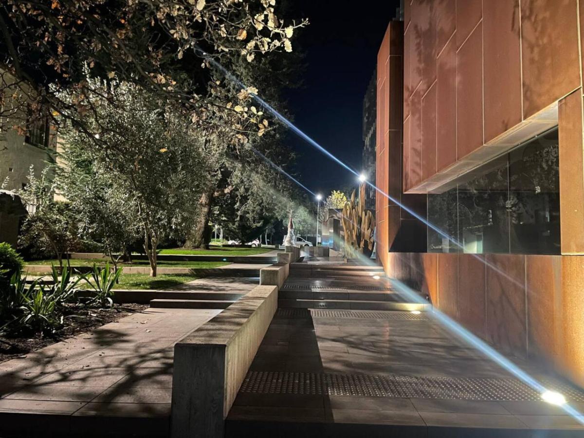 Apartment Luxury In Popular Newacton Precinct-city